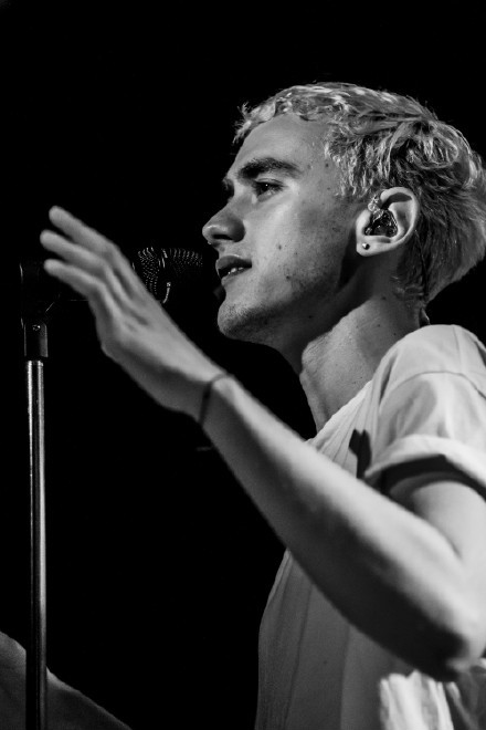  p>奥利·亚历山大,英文名:olly alexander,男,1990出生于英国,歌手