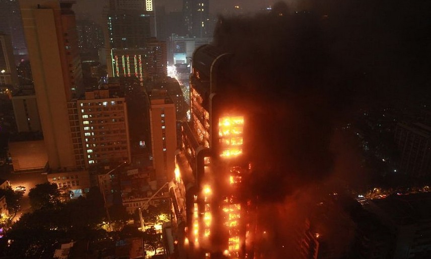 广州越秀区起义路217号建业大厦发生火灾