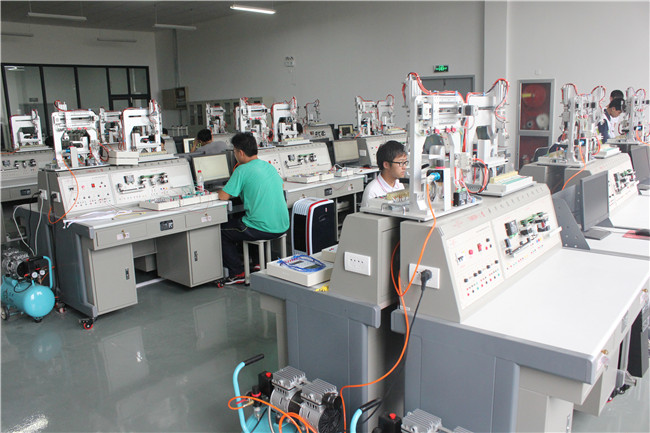  p>平湖技师学院学校于1979年建立,是一所以 a>光机电 /a>类专业为