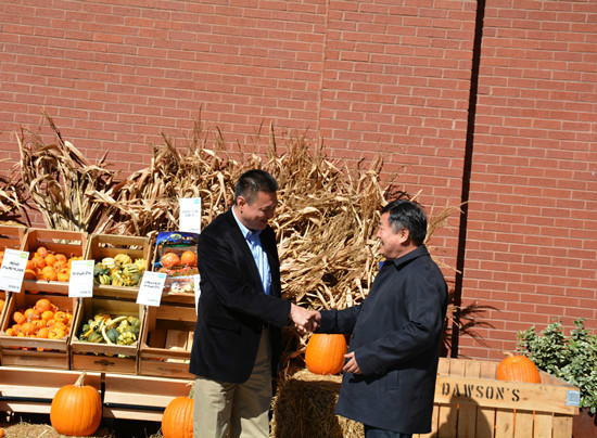  p>朱西京1957年生于西安,下过乡,做过机关,经过商,为非职业作家.