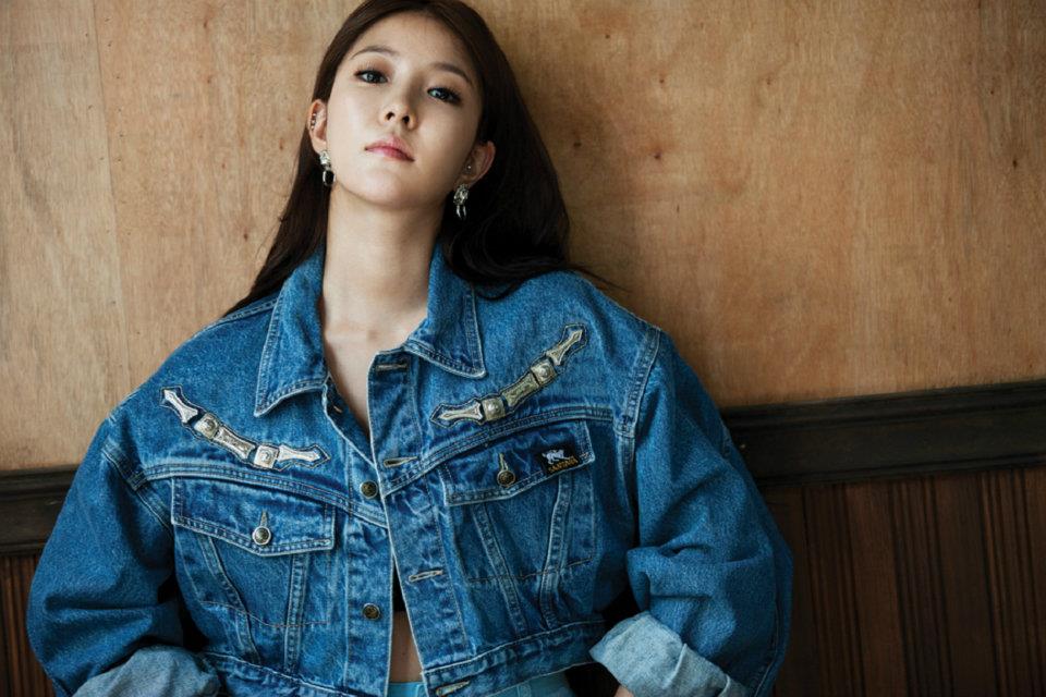 1986年11月5日出生于韩国 a target="_blank" href="/item/京畿道