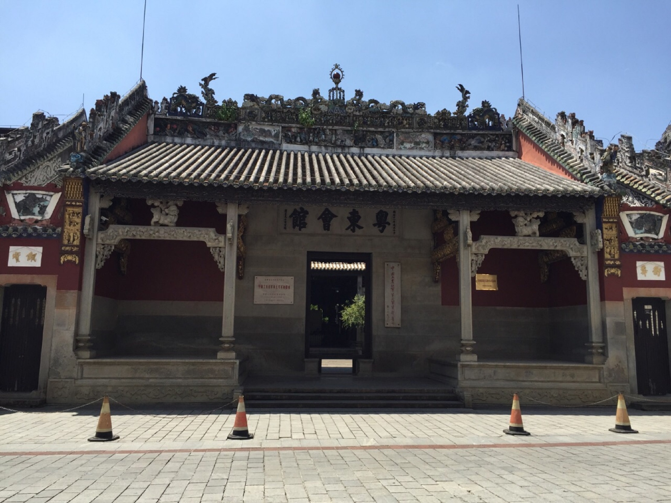 moor3a">粤东会馆位于 a target="_blank" href="/item/百色/553560"