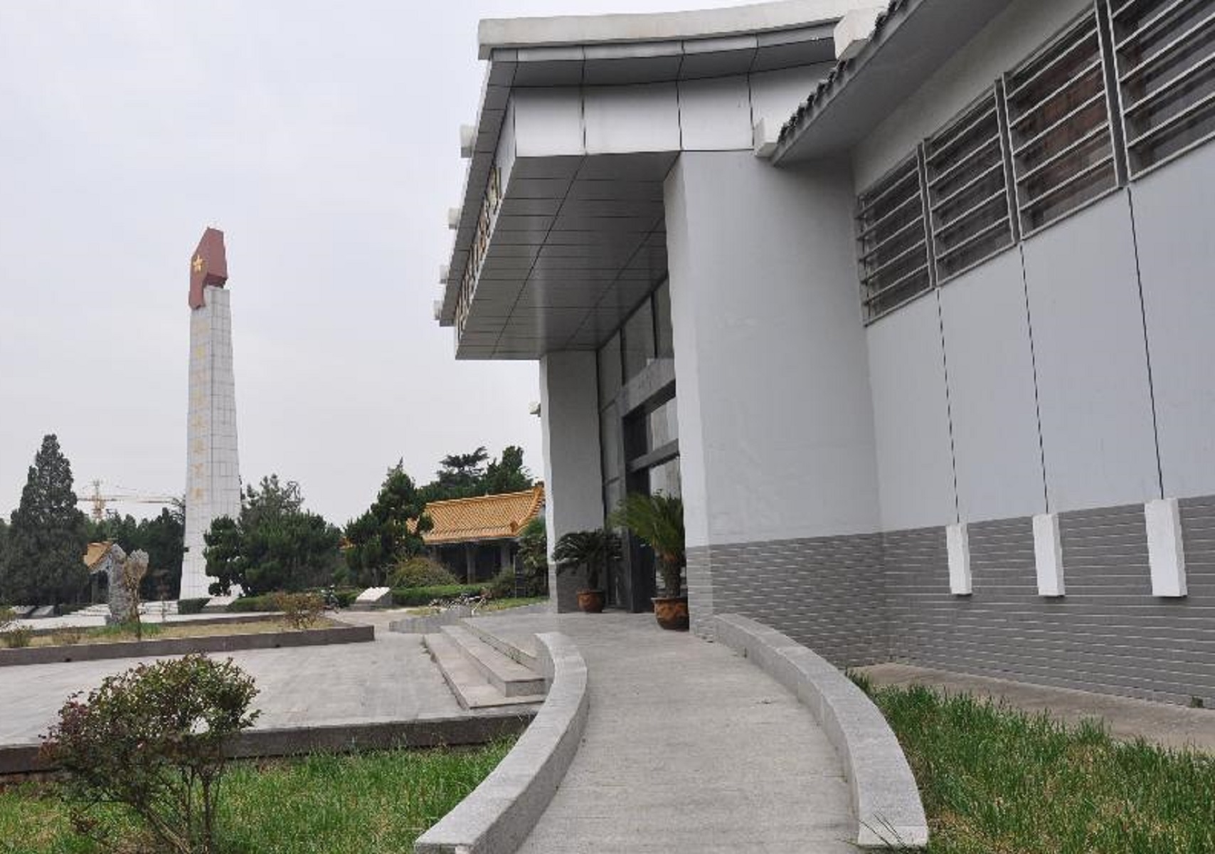  /p> p>泗洪烈士陵园位于泗洪县山河路16号. /p>