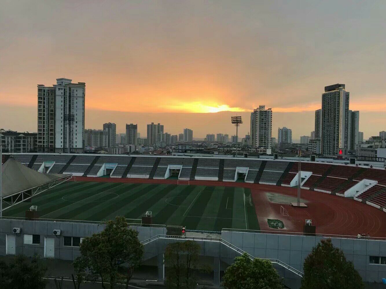 重庆市潼南实验中学校