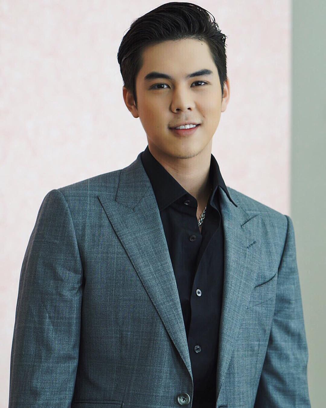 yflr5hh">帕查拉·奇拉锡瓦特(peach),1993年5月10日出生于泰国曼谷