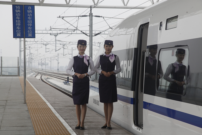  p>动车组列车乘务员是动车组的乘务人员的总称. /p>