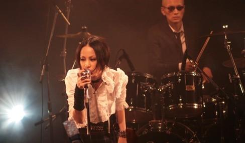 《nana完结篇:最后的娜娜》是2007年上映的日本电影,由大谷健太郎导演