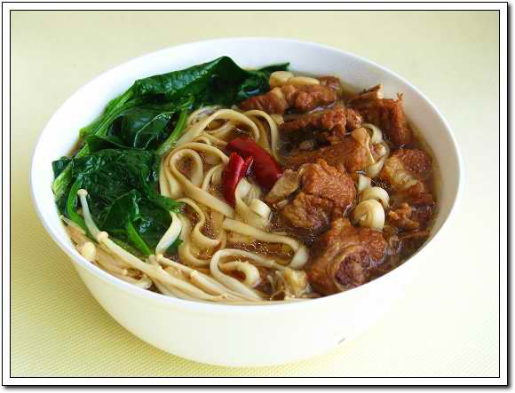  p>排骨面是一道传统 a href="#" data-lemmaid="2908690">面食 /a>