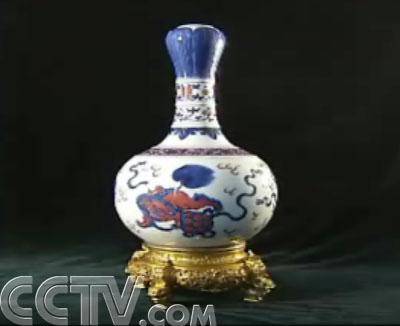 青花釉里红狮子戏球蒜头瓶_百度百科