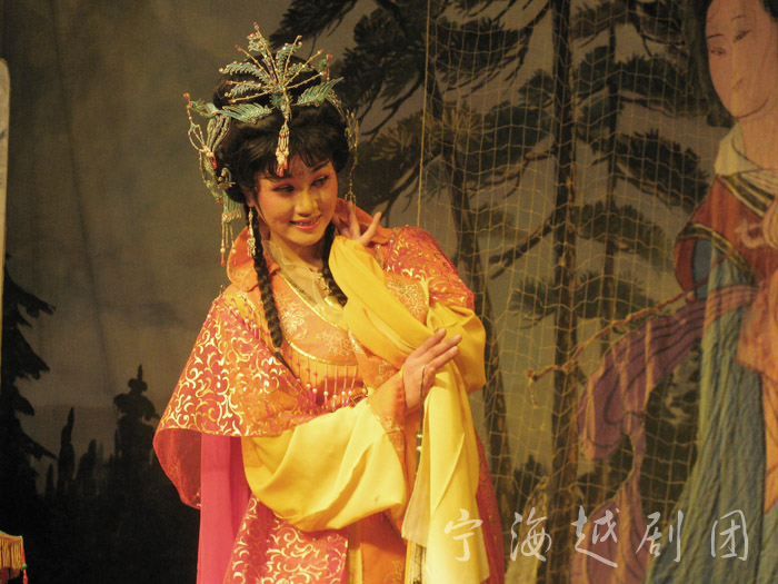  p data-id="gnb3ir62lf">《劈山救母》是越剧的剧目,讲述了一则古代