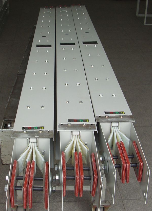  p>母线槽,是由铜,铝母线柱构成的一种封闭的金属装置,用来为分散系统