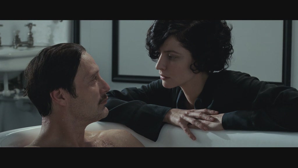  p>《香奈儿秘密情史》是由 a href="#">扬·高能 /a>执导, a href="