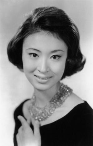  p>三田佳子(yoshiko mita),1941年10月8日出生于大阪,日本著名女演员