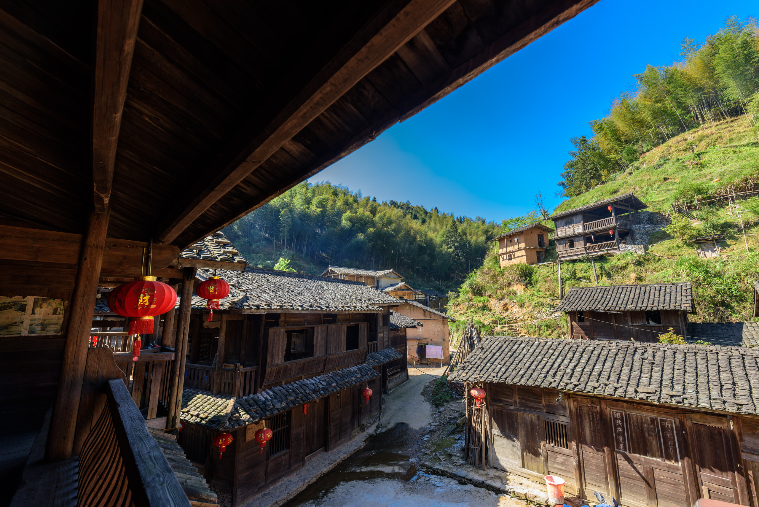 是长汀县古城镇丁黄村里最大的自然村,坐落于"世界客家首府"福建省