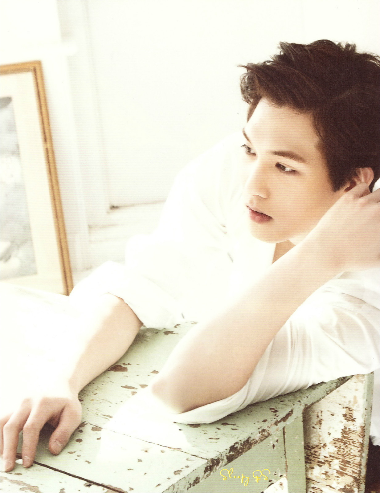  p>李宗泫,1990年5月15日出生于韩国釜山,歌手,音乐制作人,演员,原