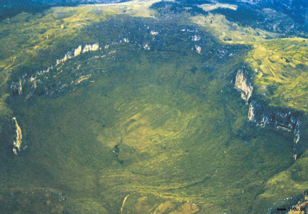 lemmaid="929235">碳酸盐岩 /a>,石膏,岩盐等)进行以化学溶蚀作用为主