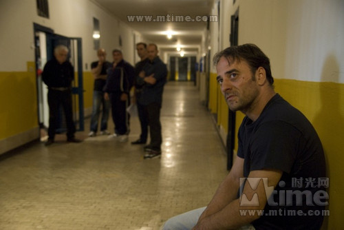  p>《凯撒必须死》是由 a href="#" data-lemmaid="3136577">维克托