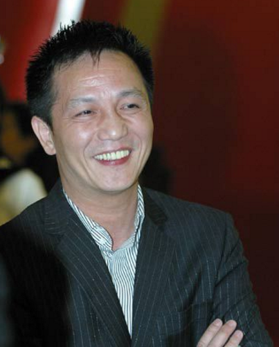 周正毅,汉族,1961年出生于 a target="_blank" href="/item/上海市