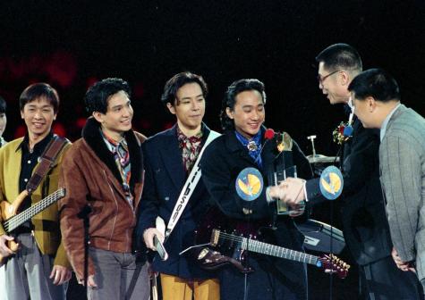 1990年十大中文金曲《俾面派对》获奖现场