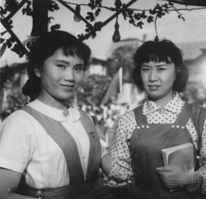 霓虹灯下的哨兵nihongdengxiadeshaobing(1964)