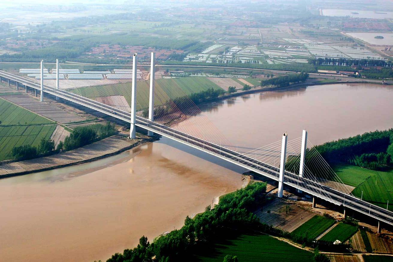  p>滨州黄河公路大桥(binzhou yellow river bridge),又称"滨州黄河