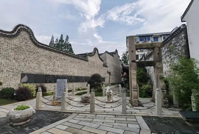 id="tod7rd4iel6m">青溪古镇(青溪老街)   位于上海市奉贤区青村 