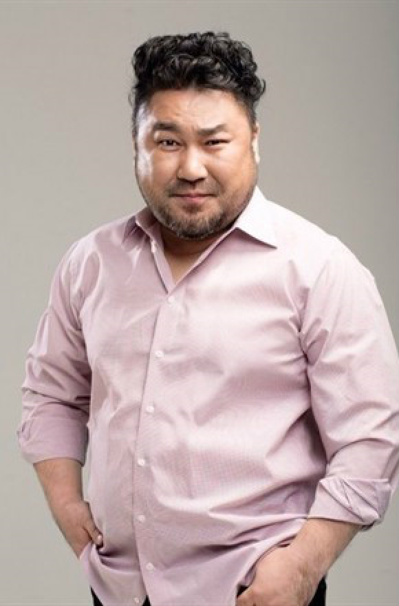  p>高昌锡,1970年10月13日出生于韩国釜山.韩国演员.