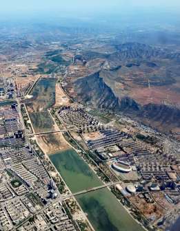 朝阳市区大凌河两岸