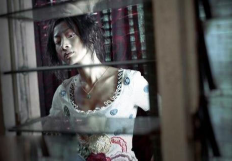 《三更2之饺子》是由 a target="_blank" href="/item/陈果/12472"