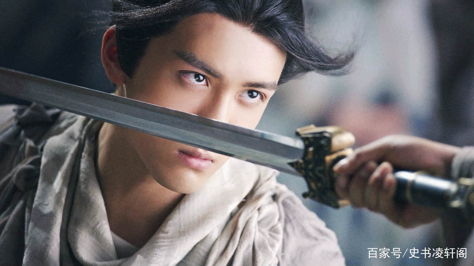 倚天中，灭绝师太的武功是什么水平，加上倚天剑能否力压四法王？_百科TA说