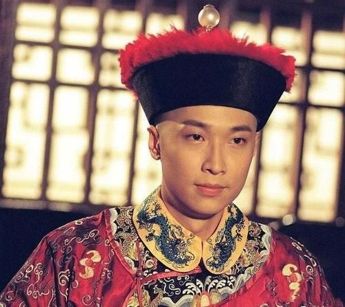 香港演员马浚伟成功转型，继北大硕士之后，成功上岸，网友：真牛_百科TA说