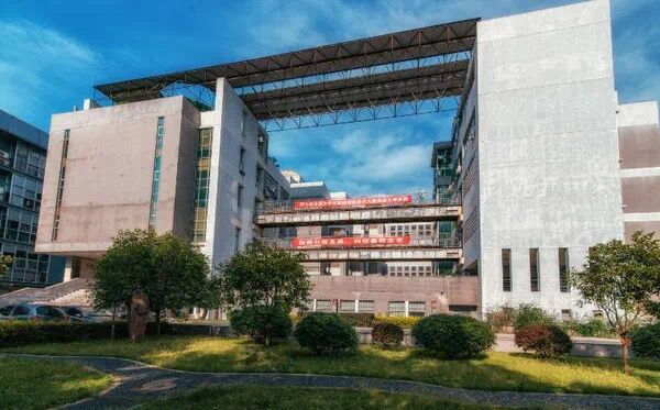 湖南大学机械与运载工程学院