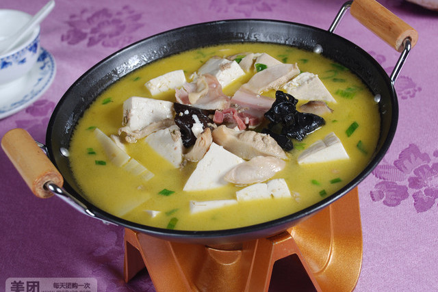  p>蚌肉火腿火锅是由火腿, a target="_blank" href="/item/河蚌