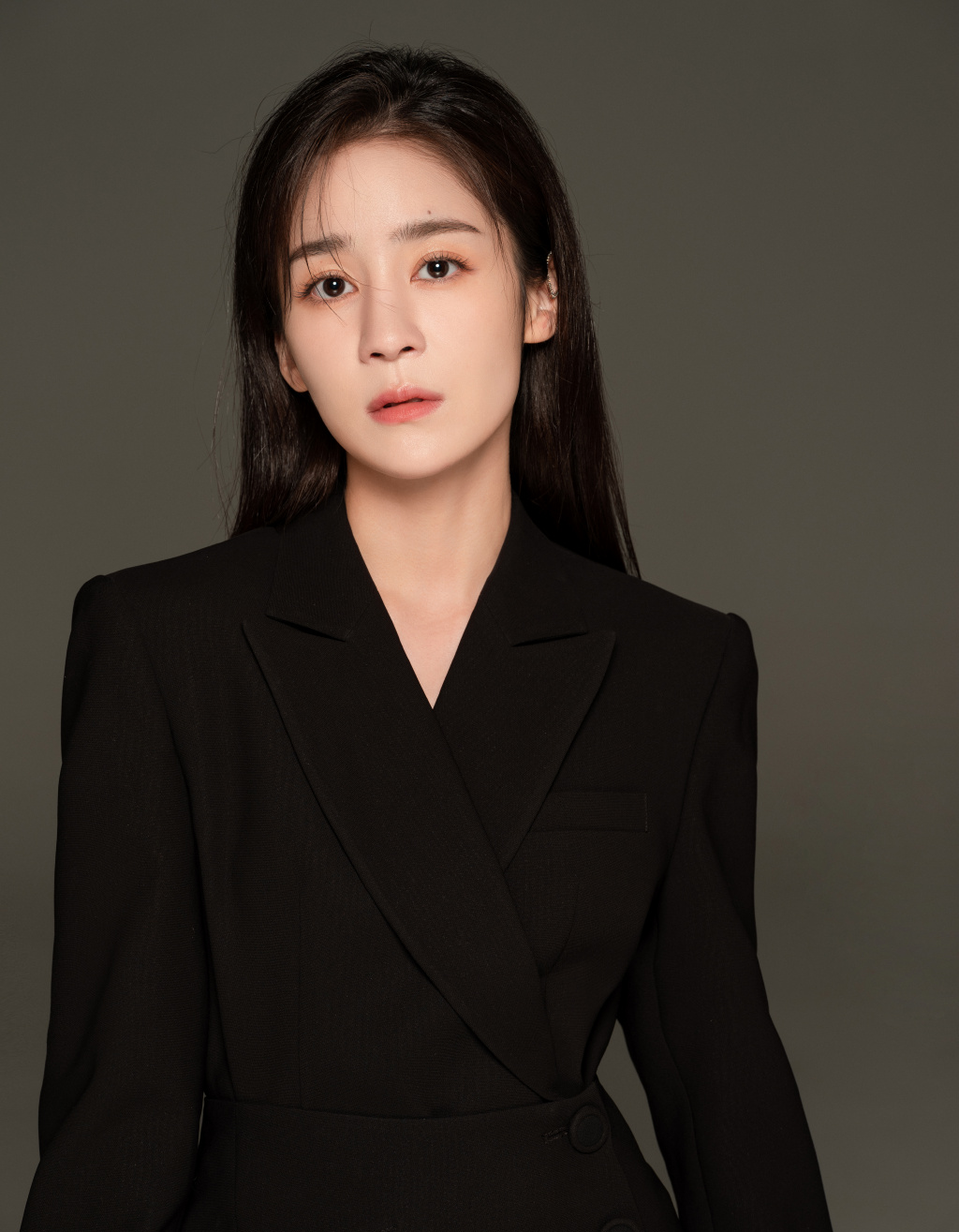 412y">娜吉玛,1994年12月25日出生于新疆维吾尔自治区,中国内地女演员