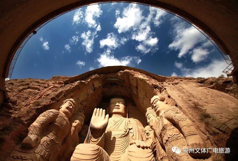 鸠摩罗什所携旃檀瑞像：释迦牟尼佛传世真容(有摹图)_百科TA说