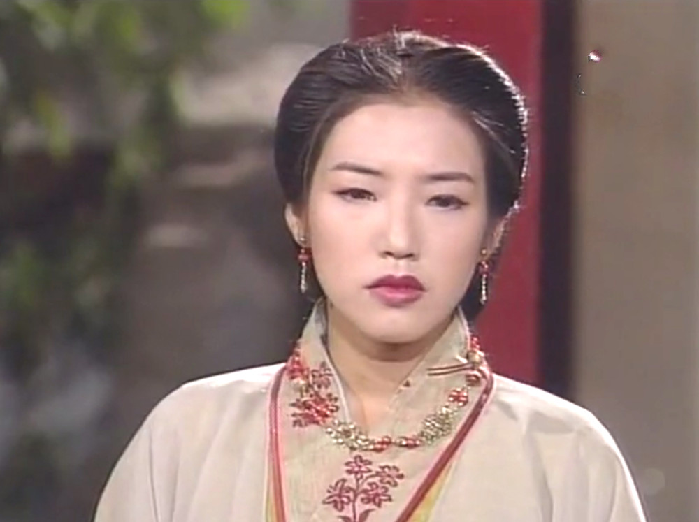 关宝慧,1968年2月23日出生于中国香港,毕业