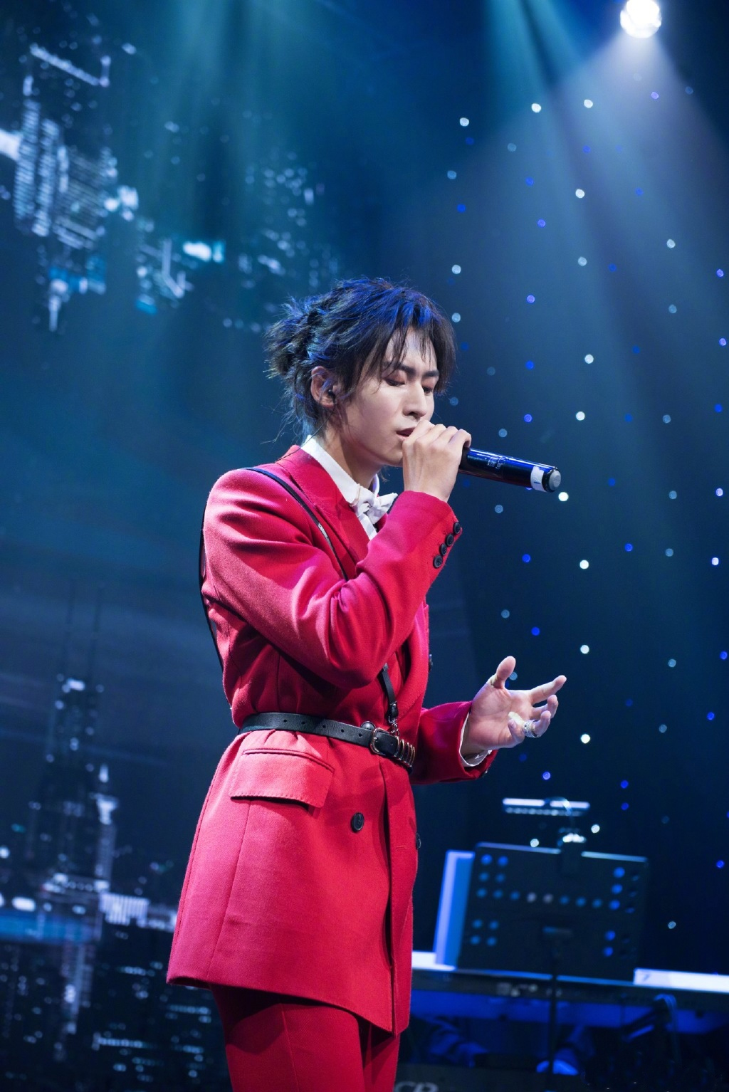  p>张哲瀚,1991年5月11日出生于江西省新余市,中国内地影视男演员