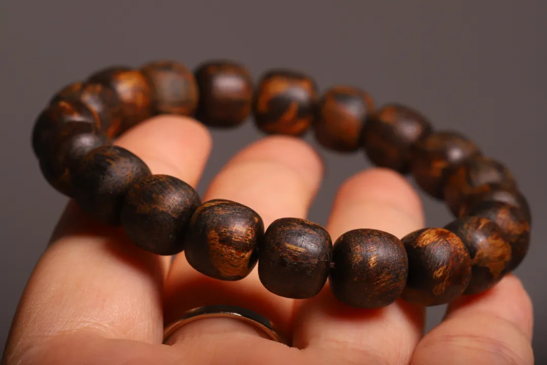 〈伽羅〉　山田松香木店　聞香　香木　沈香　香道　奇南　沉香 伽羅〉 山田松香木店 聞香 香木 沈香 香道 奇南 沉香 - メルカリ