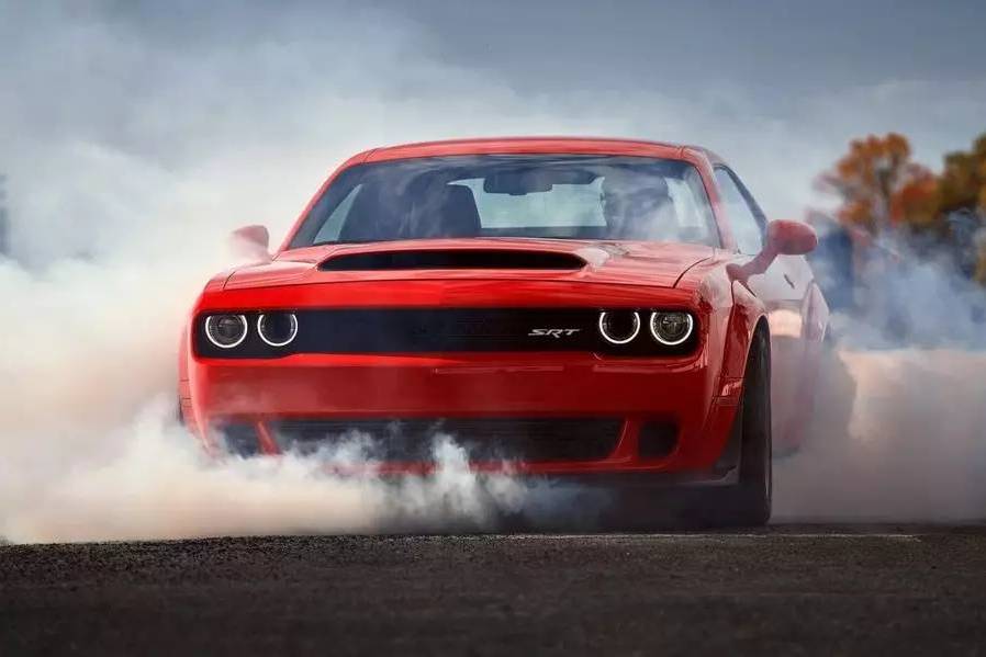 肌肉车类型(本来推出了普利茅斯鲶鱼,但考虑到品牌的知名度才推出了