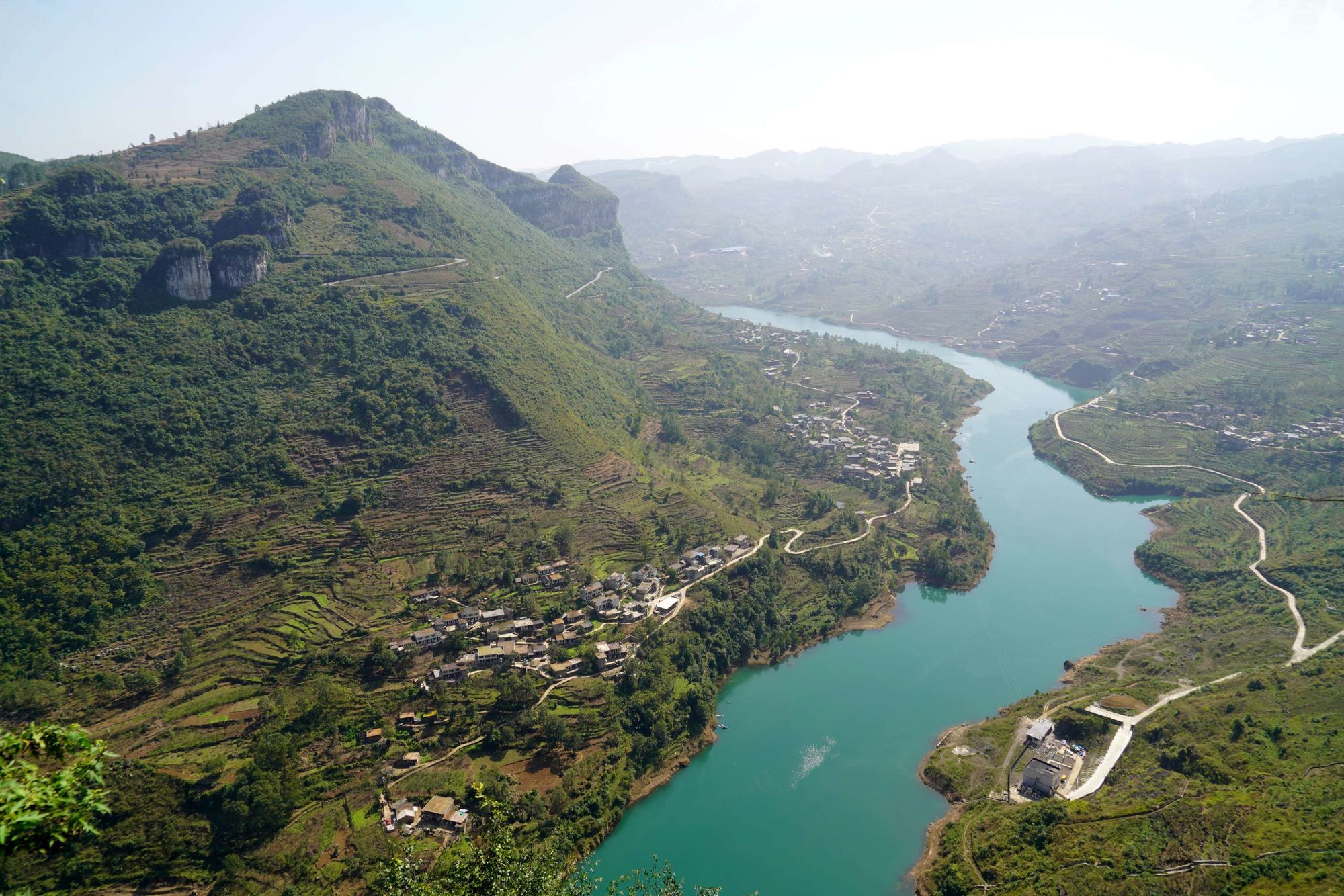 凹河位于贵州省,以凹河为界,左岸为毕节市<a
