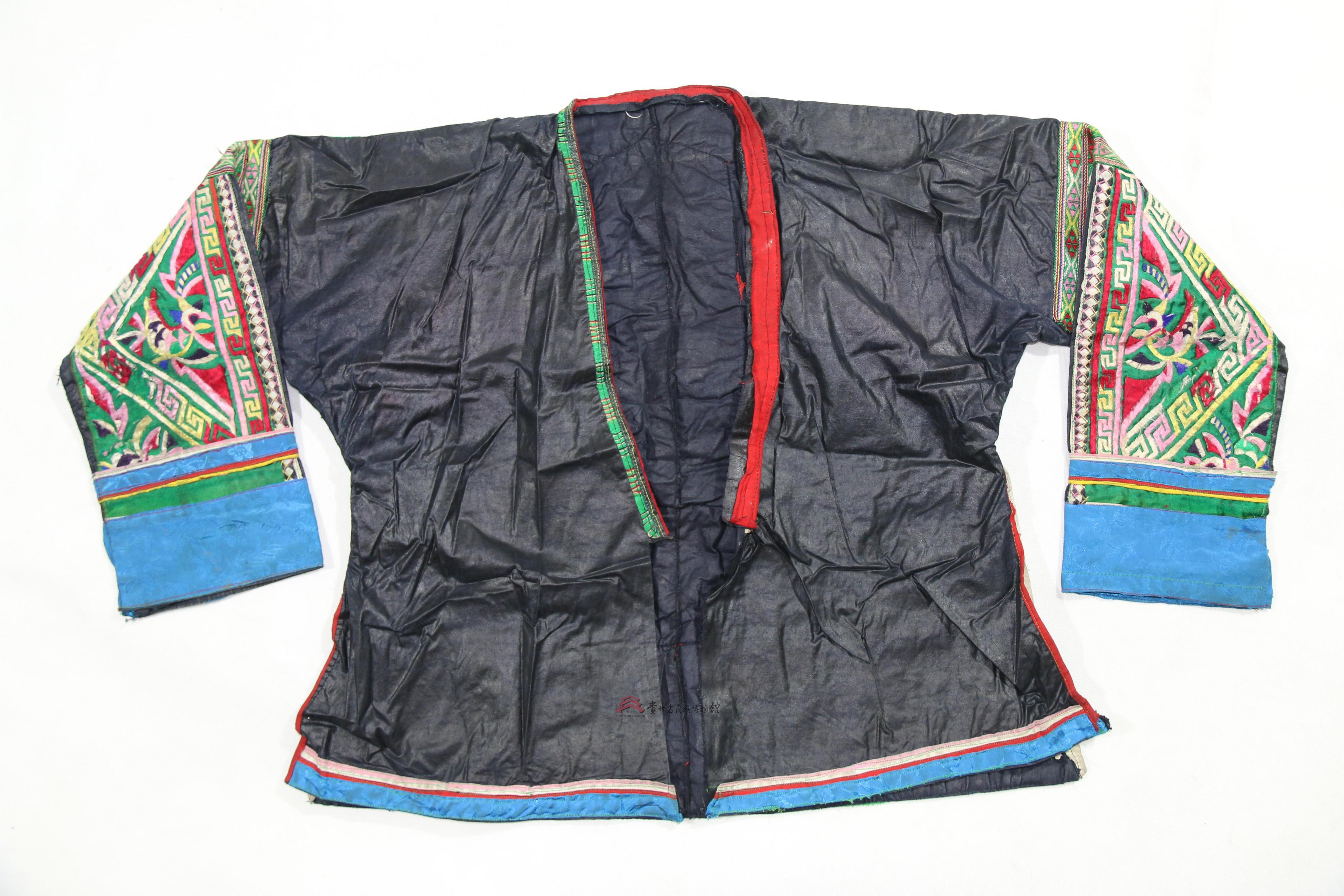 当代榕江苗族亮布破线绣鸟纹对襟女上衣