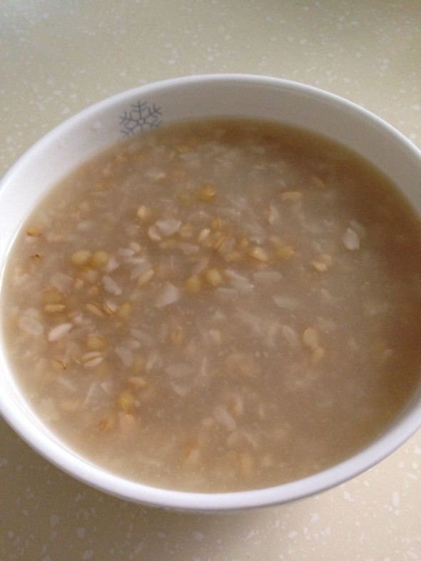  p>牛百叶糯米麦粥是一道美食,主要食材有牛百叶,糯米,小麦. /p>