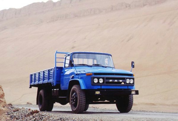 data-lemmaid="2282230">解放牌汽车 /a>ca141型,车载重量5吨,可拖带6