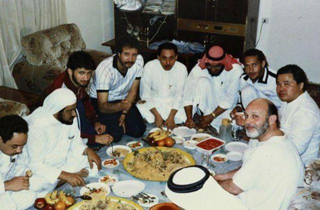  p>拉登家族在沙特据称是除王室之外最富有的家族之一,本·拉登家族旗