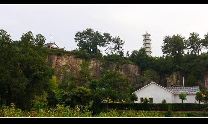 data-id="gnwzjho4os">赤岩山(chiyanshan),别名银坑山,是浙江省平阳