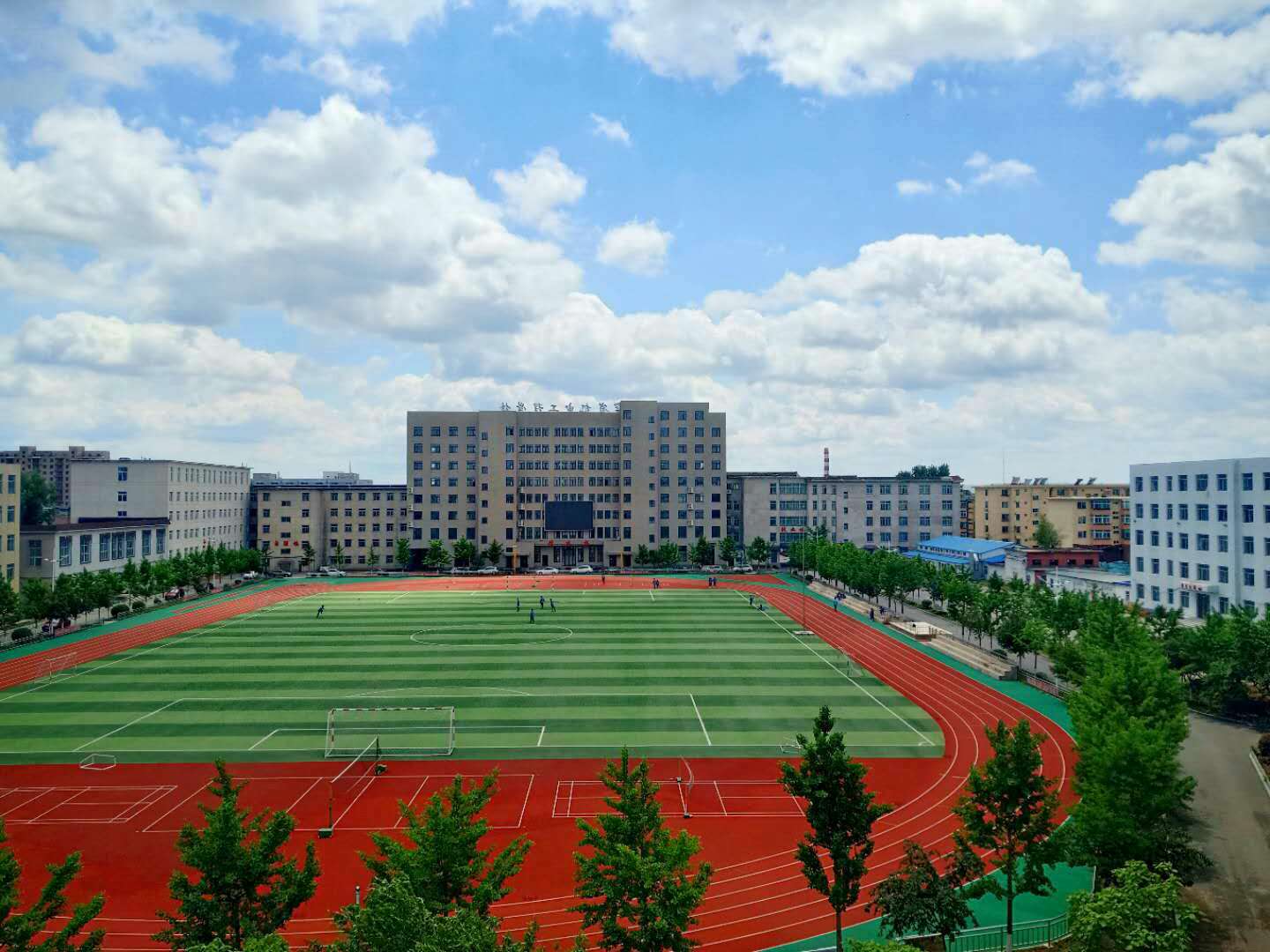  p>辽宁省机电工程学校国有公办 双证毕业,是一所省财政全额拨款的