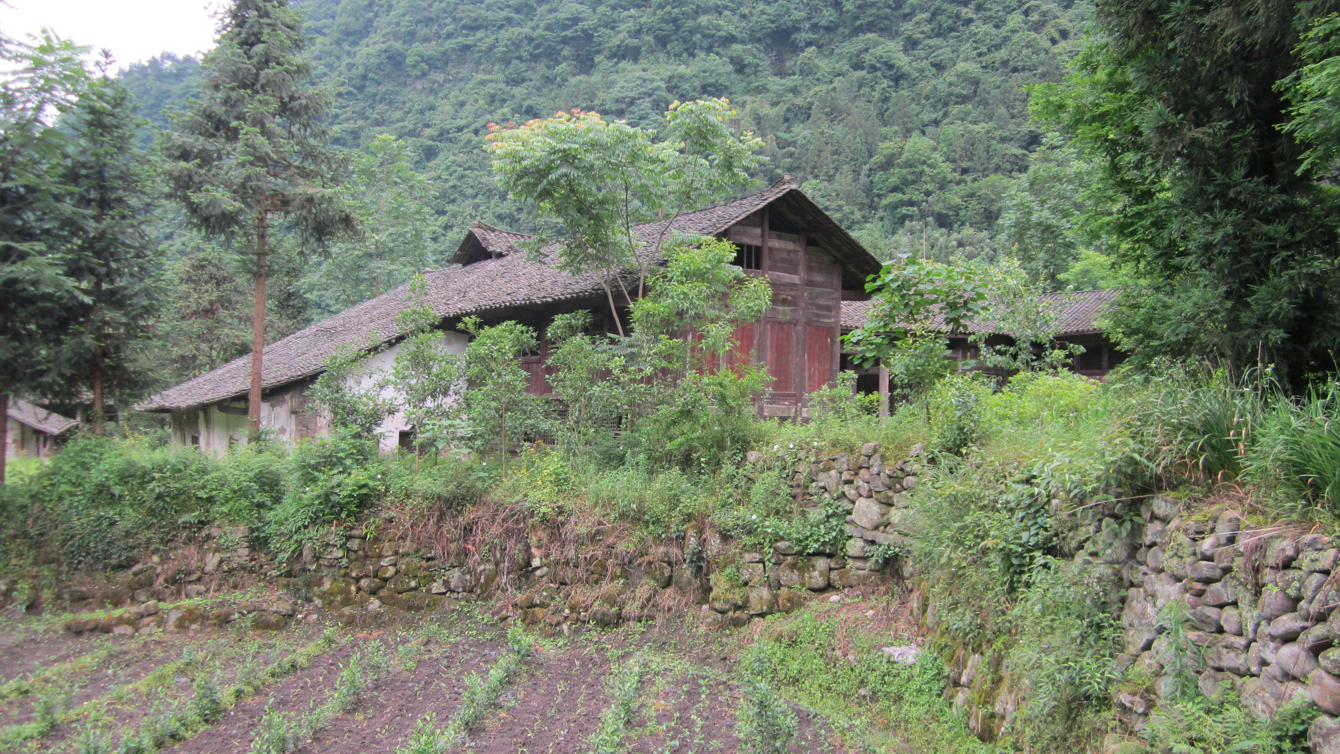 1246953" data-lemmaid="1246953">福宝山 /a>,东面二台坪,西面麂子寨