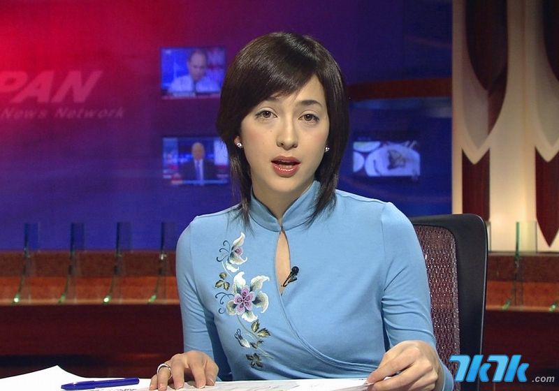  p>泷川雅美,1977年10月1日生于法国巴黎,日法混血儿,日本人气女主播.