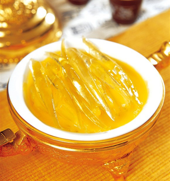  p data-id="gnfhantbw7">金汤海虎翅是一道由鱼翅,南瓜汁,原汁翅汤等