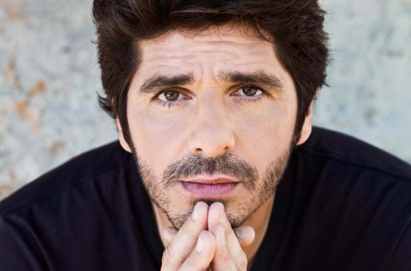  p>patrick fiori,1969年出生,法国南部港城马赛人,母亲是科西嘉岛 a